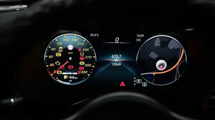 벤츠 C클래스(W205) 아날로그 계기판에서 디지털계기판으로 변신! AMG 퍼포먼스까지!