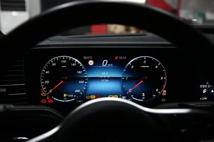 벤츠 GLE400d(W167) 이오나이저 에어발란스/ 고스트도어 옵션을 추가해 주었습니다.