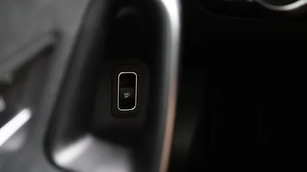 벤츠 A클래스(W177) AMG 35 전동트렁크를 추가해주세요!