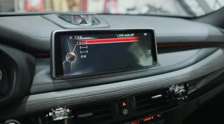BMW X5 15년식 터치가 지원되는 카블릿 M2C 시공!
