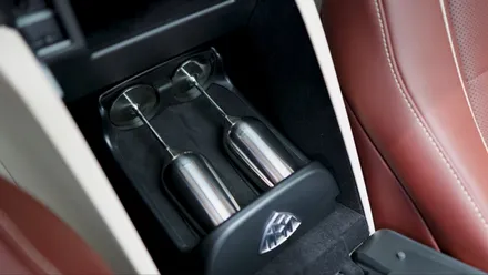 벤츠 GLS600 마이바흐 5인승 모델을 4인승 VIP시트로 개조해 줬습니다. X167 // 모든 GLS 튜닝 가능!