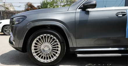 벤츠 GLS 400을 마이바흐로 바꿔주는 바디킷 세트! 3대분 한번에 보여드립니다! X167