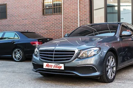벤츠 E클래스 W213세단 E220d 와이드콕핏 장착. 달라진 비쥬얼