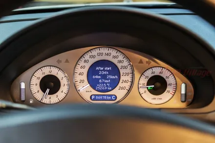 벤츠 E클래스(W211) 05년식 안드로이드 모니터 장착!