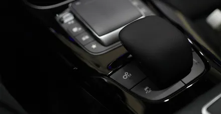 벤츠 CLA 45AMG 센터 콘솔 덮개형이 있다는거 알고 계셨나요 !? 무선충전기 추가! C118
