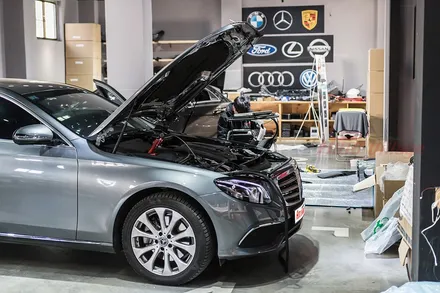벤츠 E클래스 W213세단 E220d 와이드콕핏 장착. 달라진 비쥬얼