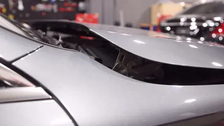 벤츠 E클래스 W213 엑티브 보닛 사용 후 다시 장착해 주기!