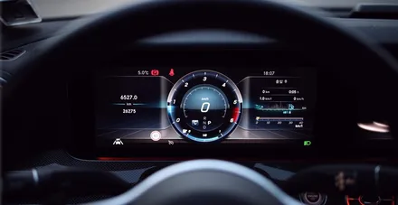 벤츠 CLS300 19년식 모델에 반자율주행 옵션을 추가해줬습니다. C257