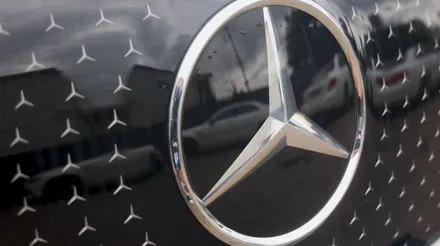 EQE SUV 그릴 중앙 로고 LED 순정 제품으로 교체했어요 //X294