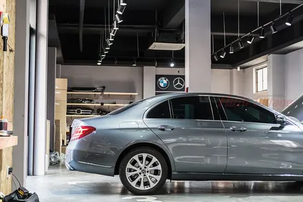 벤츠 E클래스 W213세단 E220d 와이드콕핏 장착. 달라진 비쥬얼