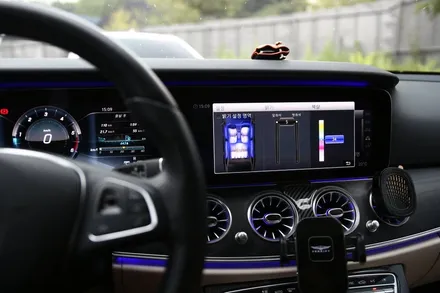 벤츠 E클래스 220d(W213) 코딩으로 멀티컬러 메뉴 활성화 작업!