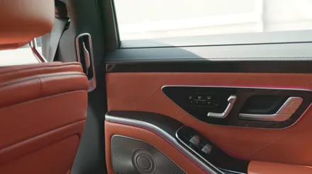 벤츠 S450 필수 튜닝! 디지뇨 피아노 트림/ 엑티브 엠비언트/ 부메스터 무빙 트위터 전부 순정으로 장착해 줬습니다. W223
