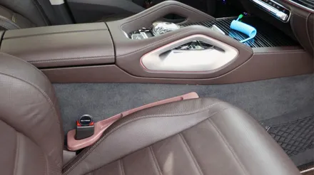 벤츠 GLS X167 발매트 밖 먼지까지 쉽게 청소하는 풀커버 가죽 매트