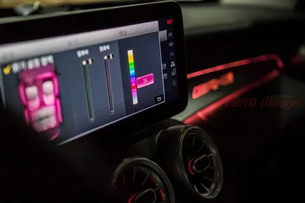 벤츠 C클래스(W205) 센터패시아 가로 바 앰비언트