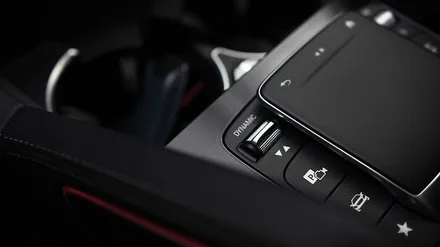벤츠 GLE300(W167) 순정 어라운드뷰 옵션을 추가해 주었습니다.