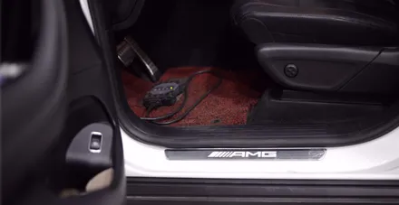 벤츠 GLE 400d 모델의 AMG 튜닝 끝판왕! 배기를 머플러에 맞게 연장해주었습니다. 순정 AMG 도어 스커프 W167
