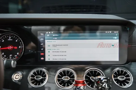 벤츠 E220d 카브리올레 통풍시트와 고화질 안드로이드