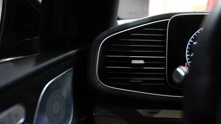 벤츠 GLE400d(W167) 이오나이저 에어발란스/ 고스트도어 옵션을 추가해 주었습니다.