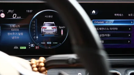 벤츠 GLS580(X167) 전동사이드 스텝 장착과 스포츠+ 모드를 코딩으로 활성화 해주었습니다.