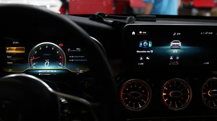 벤츠 GLC(X253) 일반 모델 계기판을 AMG 계기판으로 바꿔보세요!