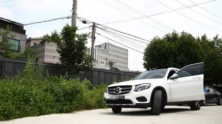 벤츠 GLC 220d(X253) 18년식 차량에 반자율주행 옵션을 추가해 보았습니다. - 도로주행 영상 첨부 -