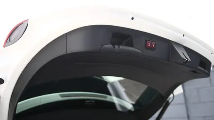 벤츠 A45(W177) 전동트렁크 옵션도 챙겨주세요!