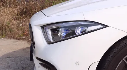 벤츠 CLS 300D C257 라이트를 멀티빔으로 교체해 주었습니다.