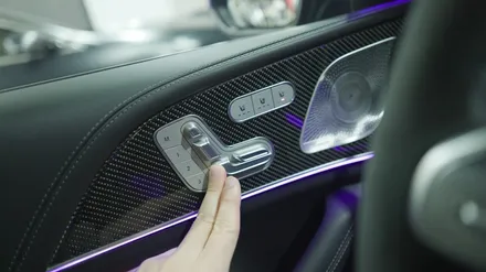 벤츠 GLE63 AMG 모델에 추가해 줄 튜닝 아이템들 ~! W167 일자형 전동사이드 스탭