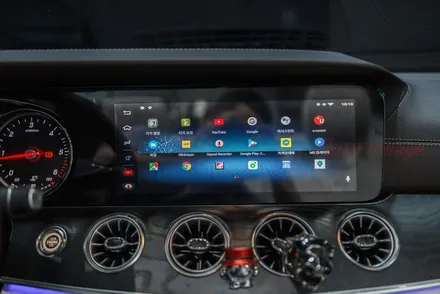 벤츠 E220d 카브리올레 통풍시트와 고화질 안드로이드