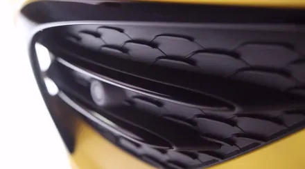 벤츠 CLA250 C118 순정 카나드윙 장착해 주었습니다.