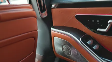 벤츠 S450 필수 튜닝! 디지뇨 피아노 트림/ 엑티브 엠비언트/ 부메스터 무빙 트위터 전부 순정으로 장착해 줬습니다. W223