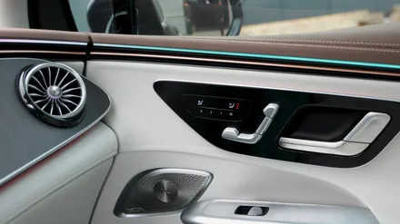 벤츠 EQE500 SUV 벤츠 순정 R버튼만 장착하면 조수석을 컨트롤 할 수 있습니다! // X295