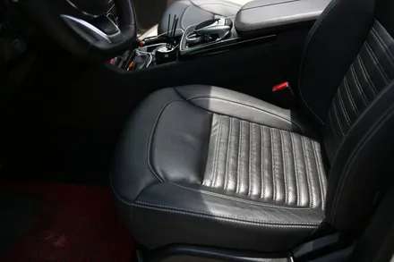 벤츠 GLE350d(W166) 18년식 12색 엠비언트 코딩으로 확장! 통풍시트도 함께 작업해 주었습니다.
