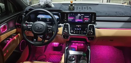 쏘렌토MQ4 순정 엠비언트 확장시공 풋등, 내캐치 시공, ETC...
