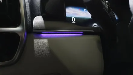 쏘렌토 MQ4 하이브리드 순정 엠비언트 대쉬보드와 풋등 시공