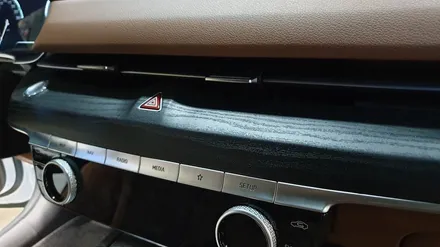 G80 블랙하이그로시를 더욱 고급스럽게 벤츠 스타일 블랙우드랩핑