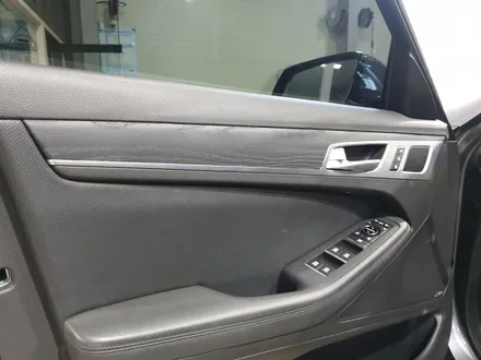 제네시스 블랙우드랩핑과 스포츠페달 LKAS 유지모듈 장착