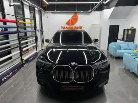 양천구 랩핑 BMW740i 앞범퍼 사고처리 랩핑 재시공(비닐프로그 페인트블랙) / 인천시 서구