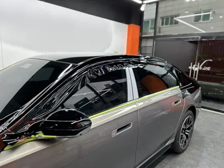 서울 양천구 랩핑 bmw i7 듀오톤 랩핑(비닐프로그 페인트블랙) / 서울 양천구, 강서구, 목동
