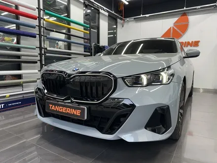 서울랩핑 bmw g60 5시리즈 그릴 랩핑(비닐프로그 하이글로시블랙) / 서울 양천구, 강서구, 목동