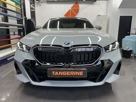 서울랩핑 bmw g60 5시리즈 그릴 랩핑(비닐프로그 하이글로시블랙) / 서울 양천구, 강서구, 목동