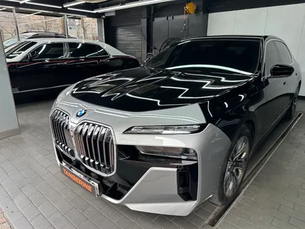 양천구 랩핑 BMW740i 앞범퍼 사고처리 랩핑 재시공(비닐프로그 페인트블랙) / 인천시 서구