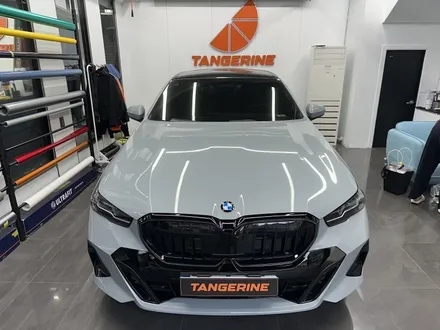 서울랩핑 bmw g60 5시리즈 그릴 랩핑(비닐프로그 하이글로시블랙) / 서울 양천구, 강서구, 목동