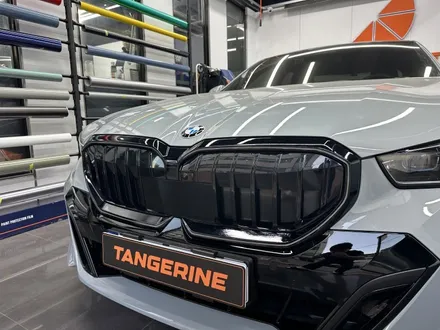 서울랩핑 bmw g60 5시리즈 그릴 랩핑(비닐프로그 하이글로시블랙) / 서울 양천구, 강서구, 목동