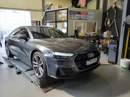 Audi A7 신형 S7스타일 카본수전사 디퓨져 와 머플러팁 / 고양 일산동구