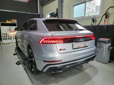 Audi Q8 컨버젼 고성능 SQ8 디퓨져 머플러팁 업그레이드 배기라인 수정 일산 아즈펙토 / 고양 일산동구