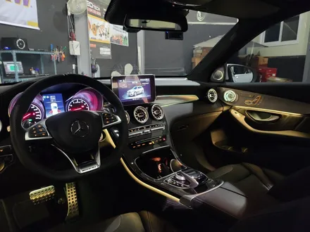 벤츠 GLC 63AMG 순정형 엠비언트 패키지 + 회오리미드추가 / 고양 일산동구