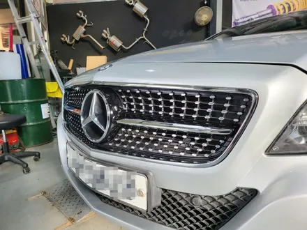 벤츠 CLS W218 전기형 다이아몬드 그릴 장착 구형차에서 신형느낌 나는 CLS클래스 일산 아즈펙토 / 고양 일산동구