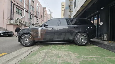 레인지로버 P530 → SV 풀 컨버전 개조 완료! ( 바디킷 - 앞범퍼 / 그릴 / 레터링 / 사이드벤트 / 휠 ) [ 서울 / 부산 랜드로버 튜닝샵 ] / 서울 송파