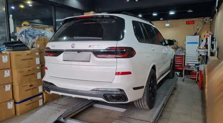신형 BMW X7 전동사이드스텝 세팅 완료! [ X6 X5 전동발판 서울 / 부산 튜닝샵 ] / 송파, 하남, 강동